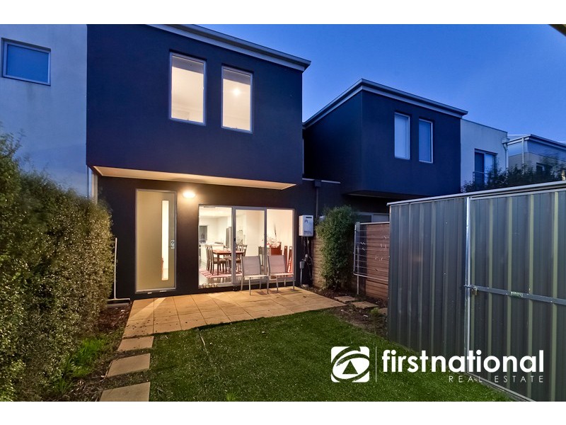 2/2 The Entrance, Pakenham VIC 3810