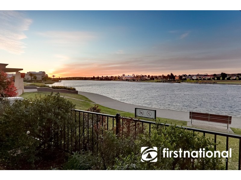 2/2 The Entrance, Pakenham VIC 3810