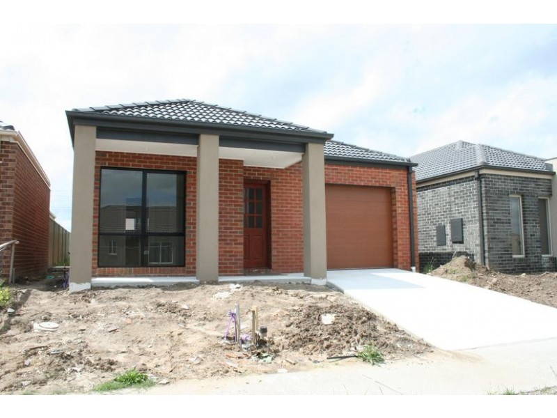 23 Cohens Way, Pakenham VIC 3810