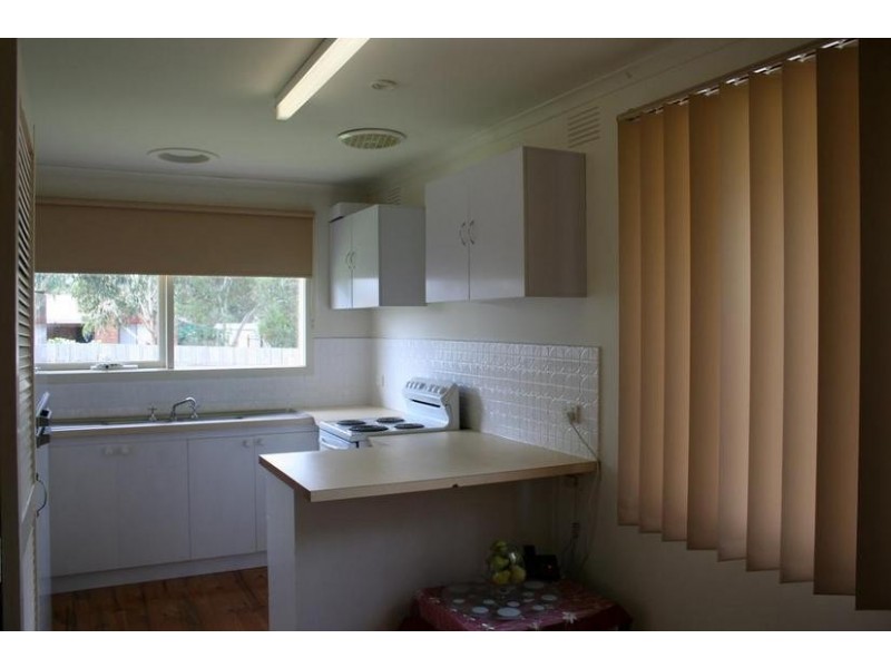 5/4 Guest Road, Pakenham VIC 3810