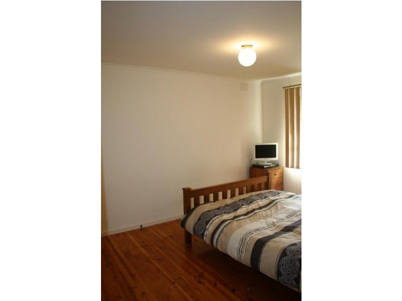 5/4 Guest Road, Pakenham VIC 3810