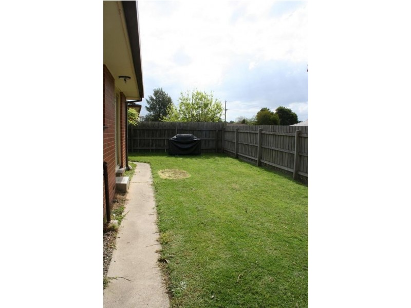 5/4 Guest Road, Pakenham VIC 3810