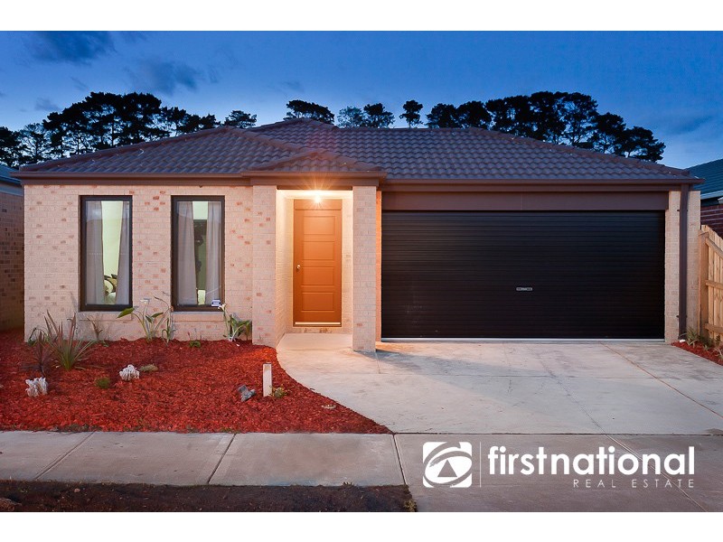 82 Melissa Way, Pakenham VIC 3810