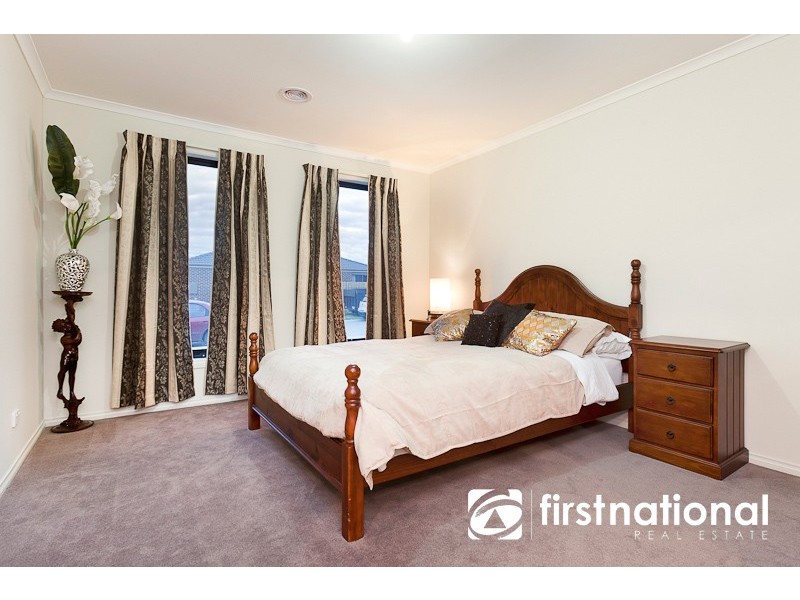 82 Melissa Way, Pakenham VIC 3810