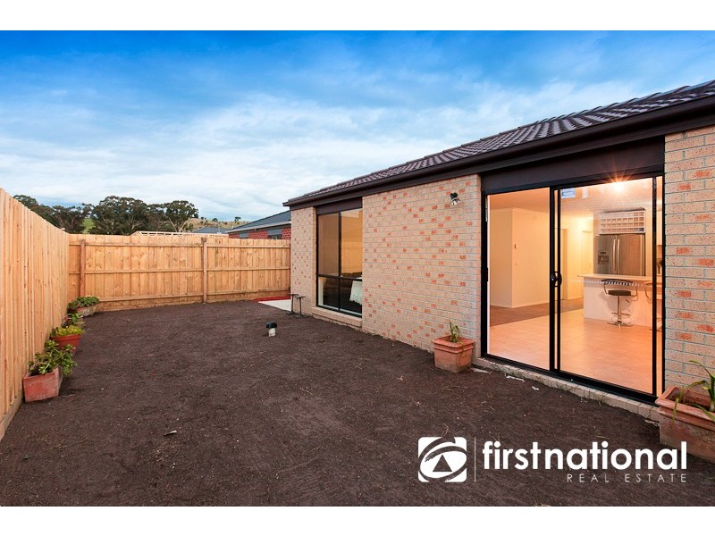 82 Melissa Way, Pakenham VIC 3810