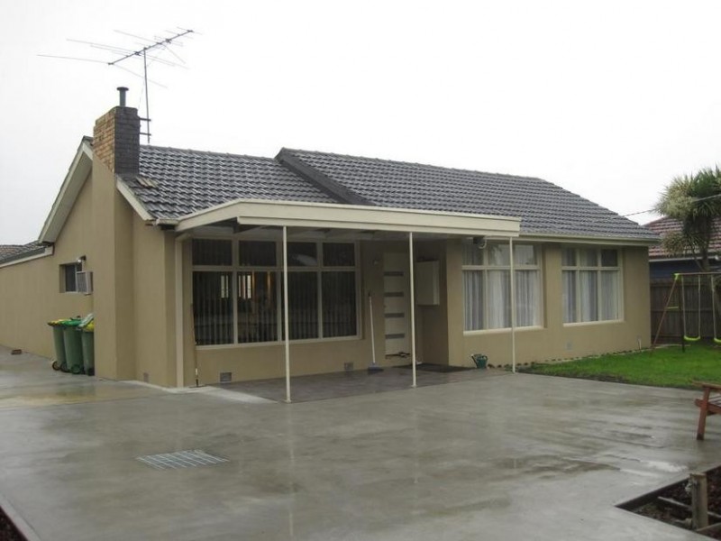 12 Thomas Street, Pakenham VIC 3810