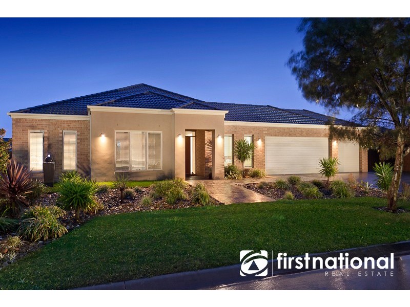 15 Dennis Avenue, Pakenham VIC 3810