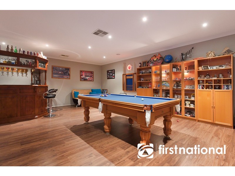 15 Dennis Avenue, Pakenham VIC 3810