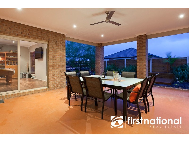 15 Dennis Avenue, Pakenham VIC 3810