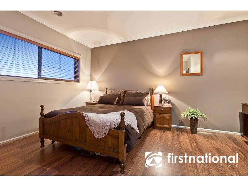 15 Dennis Avenue, Pakenham VIC 3810