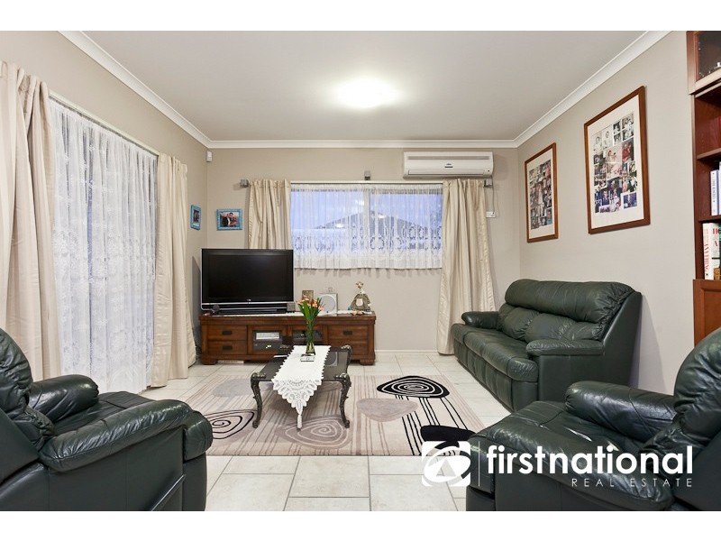 15 Dennis Avenue, Pakenham VIC 3810