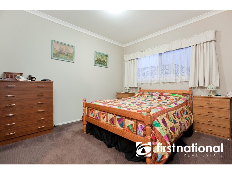 15 Dennis Avenue, Pakenham VIC 3810