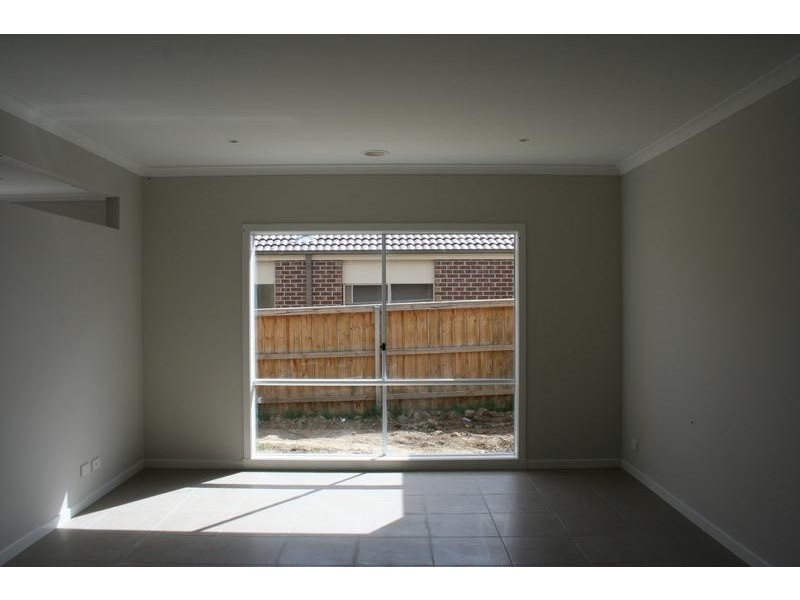 1042 Arthur Phillip Drive, Pakenham VIC 3810