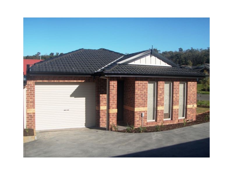 Unit 1 1-5 Meaby Drive, Pakenham VIC 3810