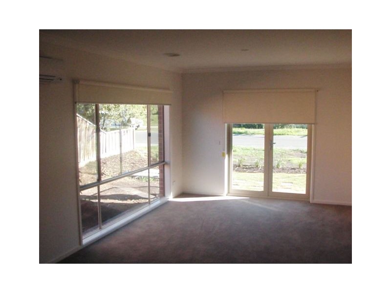 Unit 1 1-5 Meaby Drive, Pakenham VIC 3810