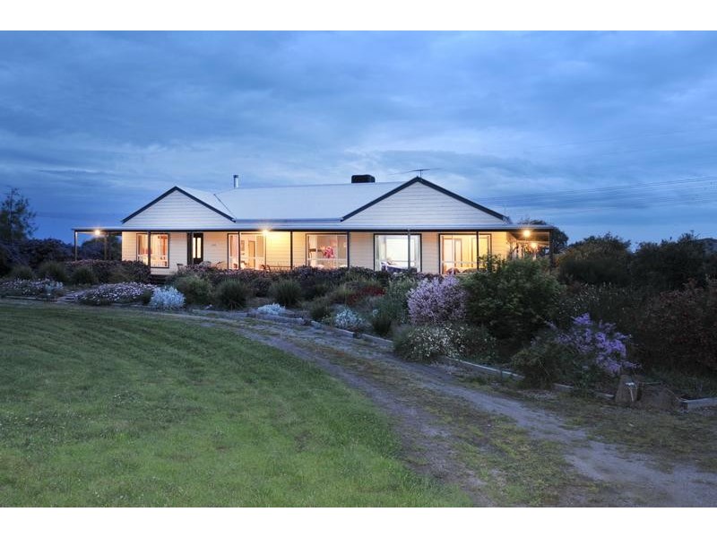 370 Lone Pine Road, Garfield VIC 3814