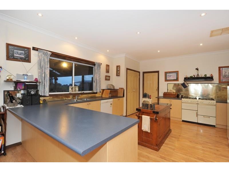 370 Lone Pine Road, Garfield VIC 3814