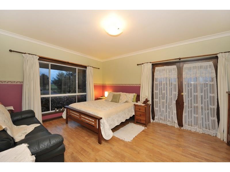 370 Lone Pine Road, Garfield VIC 3814