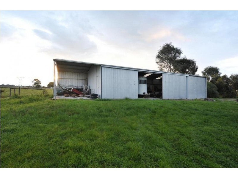 370 Lone Pine Road, Garfield VIC 3814