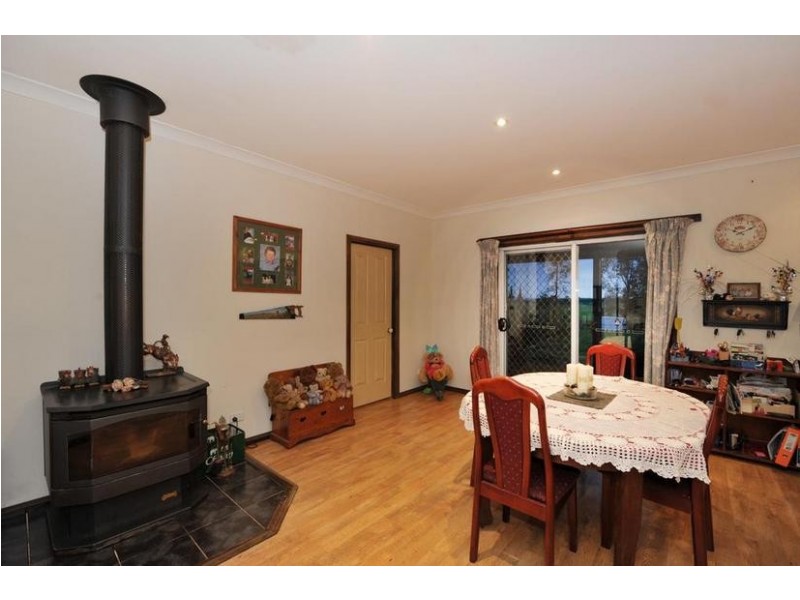 370 Lone Pine Road, Garfield VIC 3814