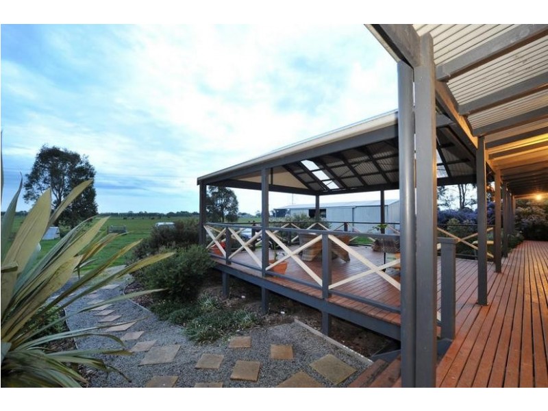 370 Lone Pine Road, Garfield VIC 3814