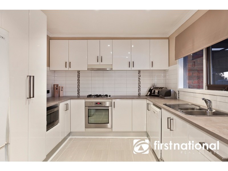 35 Cameron Way, Pakenham VIC 3810