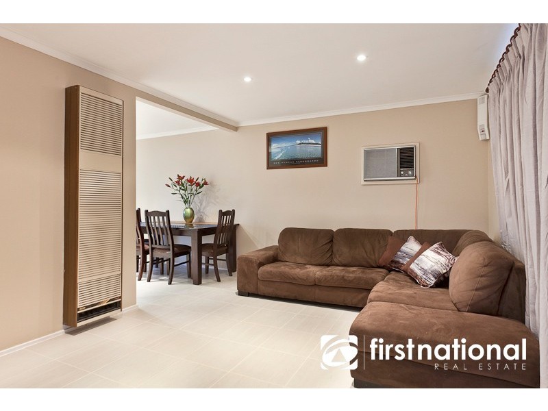 35 Cameron Way, Pakenham VIC 3810