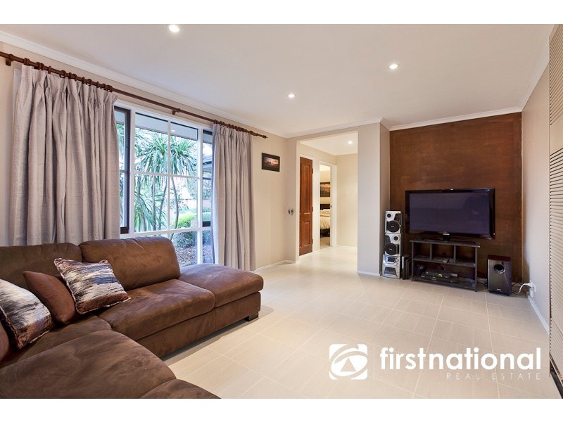 35 Cameron Way, Pakenham VIC 3810