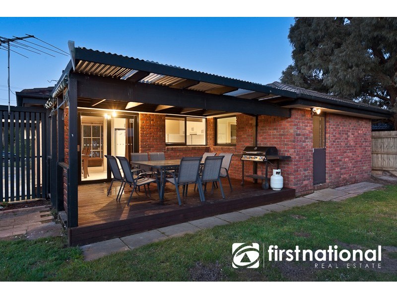 35 Cameron Way, Pakenham VIC 3810