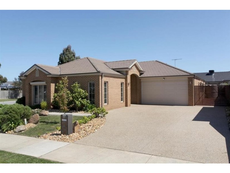 23 Banjo Paterson Drive, Pakenham VIC 3810