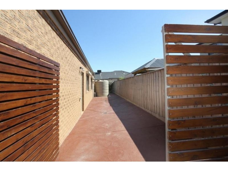 23 Banjo Paterson Drive, Pakenham VIC 3810