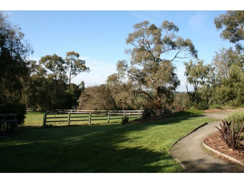42 Girrahween Road, Maryknoll VIC 3812