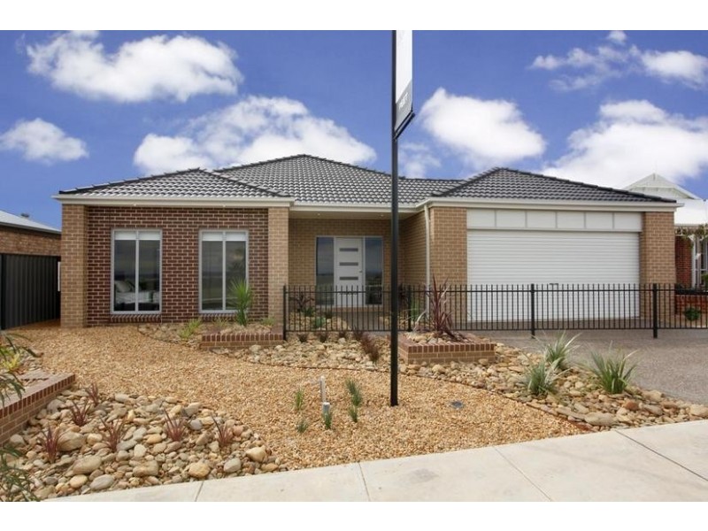 23 Bonneville Parade, Pakenham VIC 3810