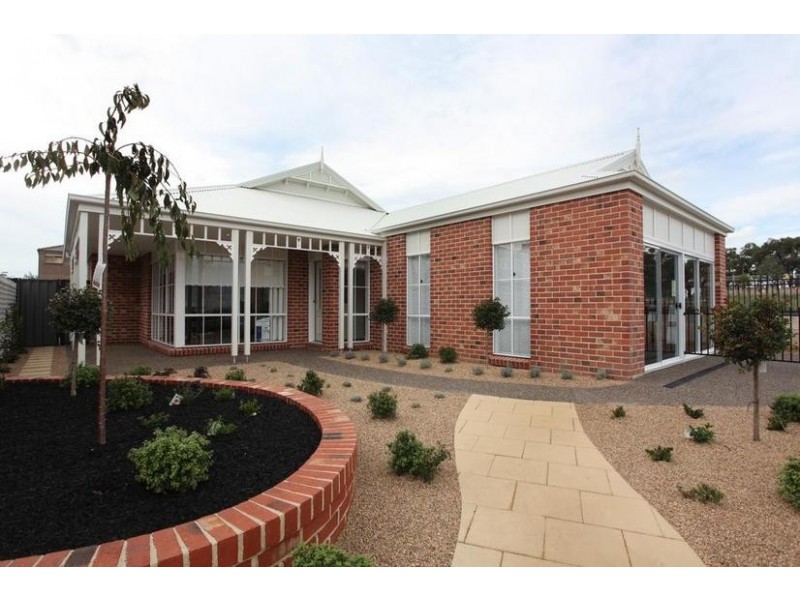 25 Bonneville Parade, Pakenham VIC 3810