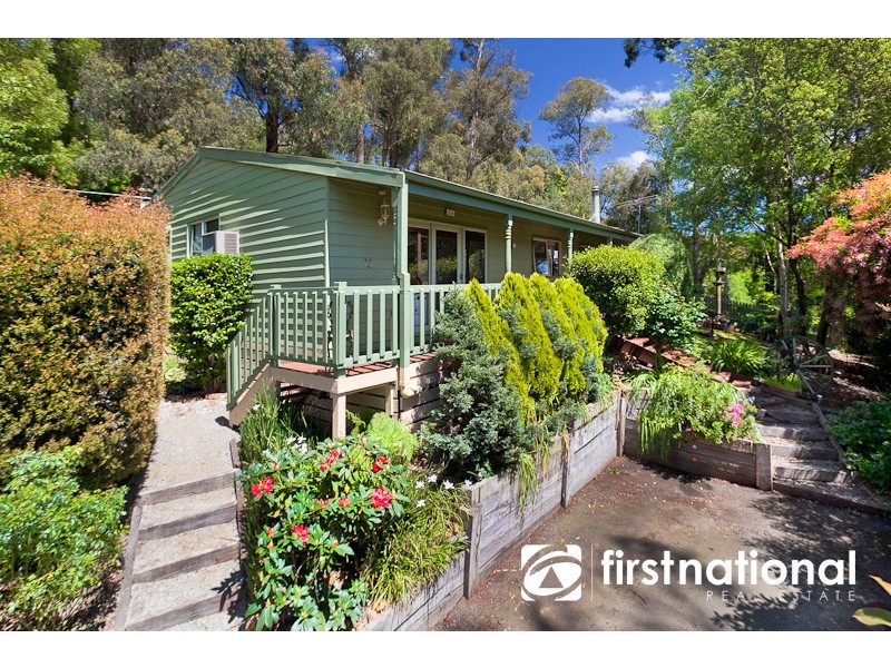 12 Hillside Road, Cockatoo VIC 3781