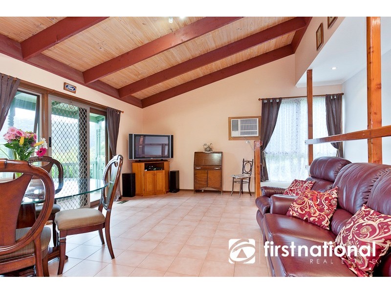 12 Hillside Road, Cockatoo VIC 3781