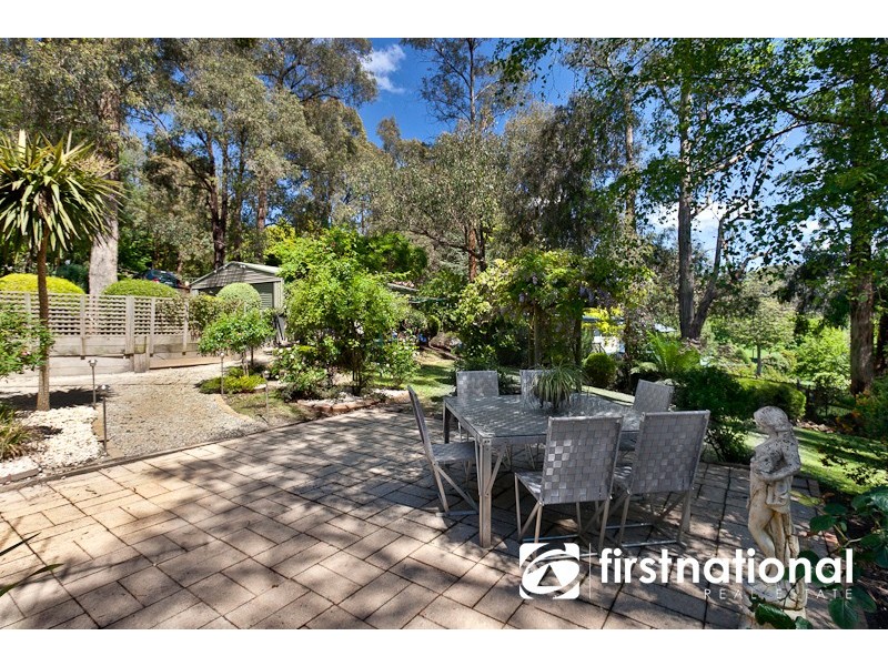 12 Hillside Road, Cockatoo VIC 3781