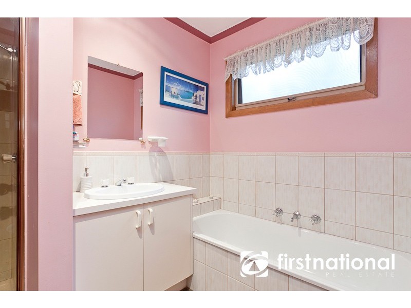 12 Hillside Road, Cockatoo VIC 3781