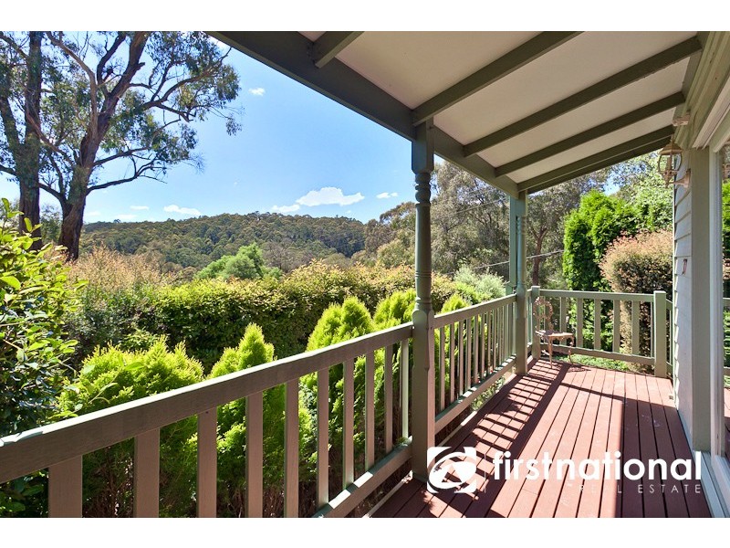 12 Hillside Road, Cockatoo VIC 3781