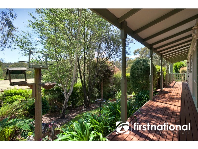 12 Hillside Road, Cockatoo VIC 3781