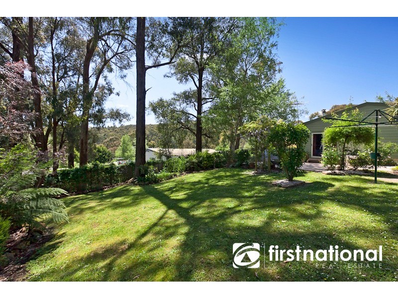 12 Hillside Road, Cockatoo VIC 3781