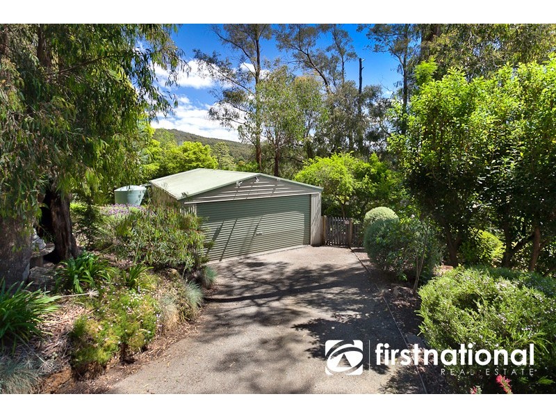 12 Hillside Road, Cockatoo VIC 3781