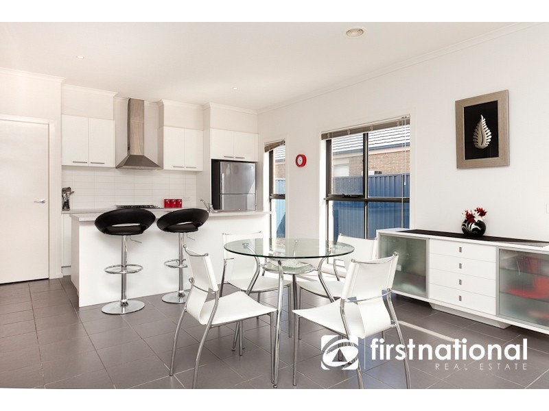 2 Flax Place, Pakenham VIC 3810