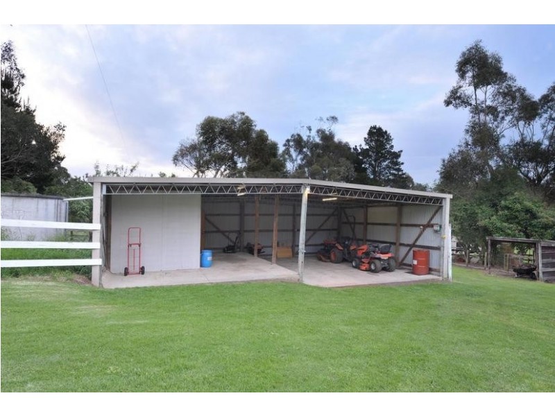 230 Old Sale Road, Garfield North VIC 3814