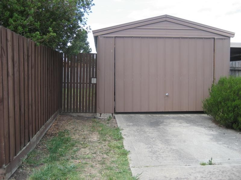 15 Deed Drive, Pakenham VIC 3810