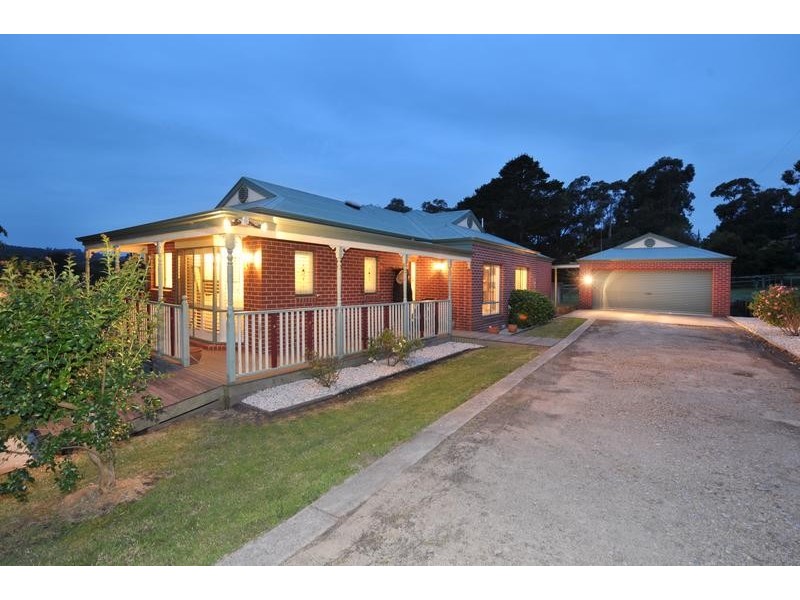 230 Old Sale Road, Garfield North VIC 3814