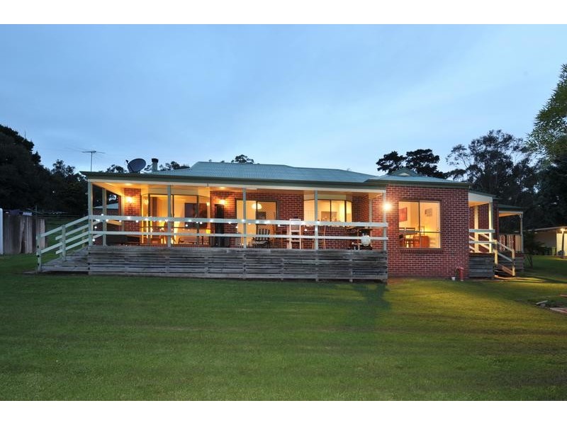 230 Old Sale Road, Garfield North VIC 3814