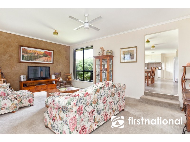 27 Riviera Drive, Pakenham VIC 3810