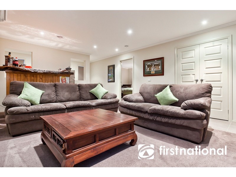 160 Blue Horizons Way, Pakenham VIC 3810