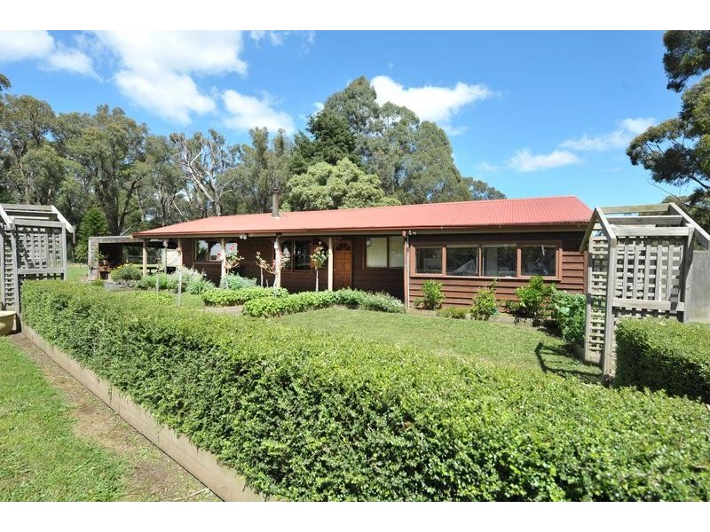 18 Hoyles Road, Pakenham Upper VIC 3810